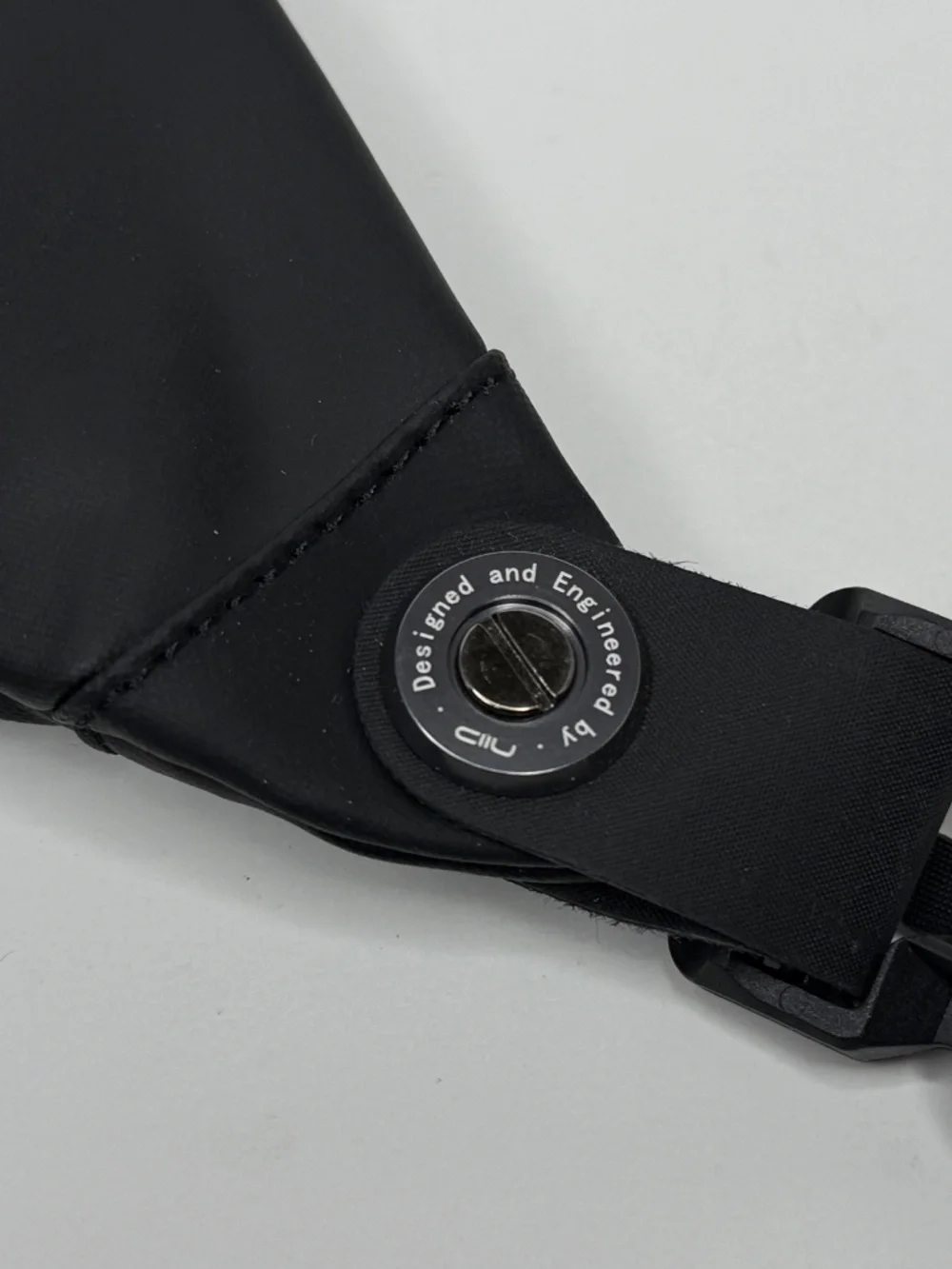 NIID FINO IV Mens Sling Anti Theft Bag